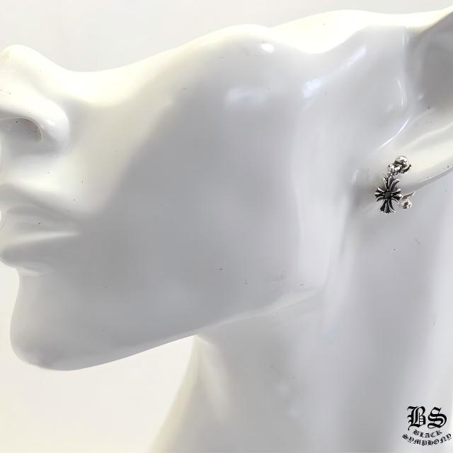 クロムハーツ タイニーE CHプラスドロップイヤリングwithブラックダイヤモンド(ピアス)