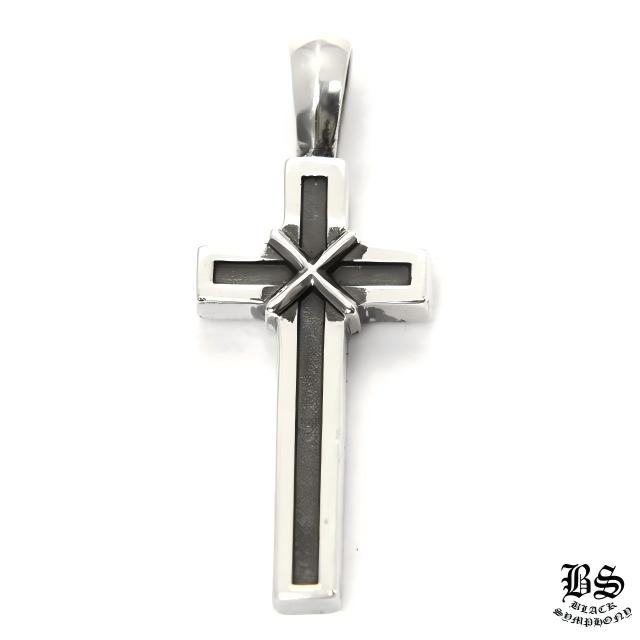 クロムハーツ メイプルソープクロスチャーム