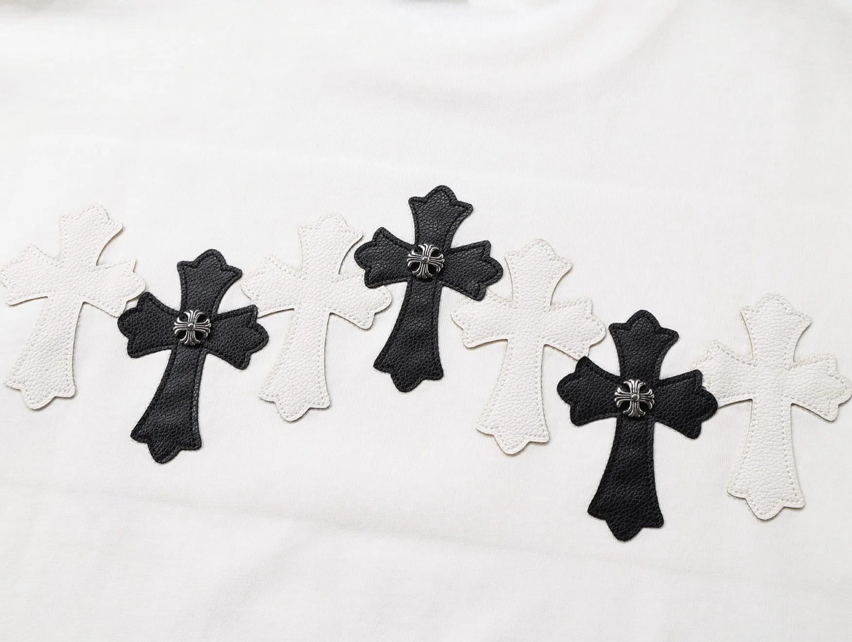 特価23,130円】クロムハーツ風 半袖Tシャツ｜クロス＆レタリング刺繍