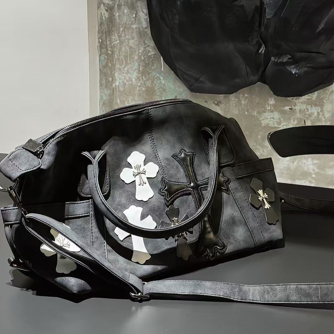 V系 バッグ メンズ モード系 ミニバッグ オラオラ系 ショルダーバッグ PUレザー 十字架 クロス 派手 alcw ミリタリーバッグ 変形 BAG ユニセックス 男 鞄 個性的 お兄系 ヴィジュアル系 ファッション 衣装 ホスト スーツ レディース おしゃれ オシャレ