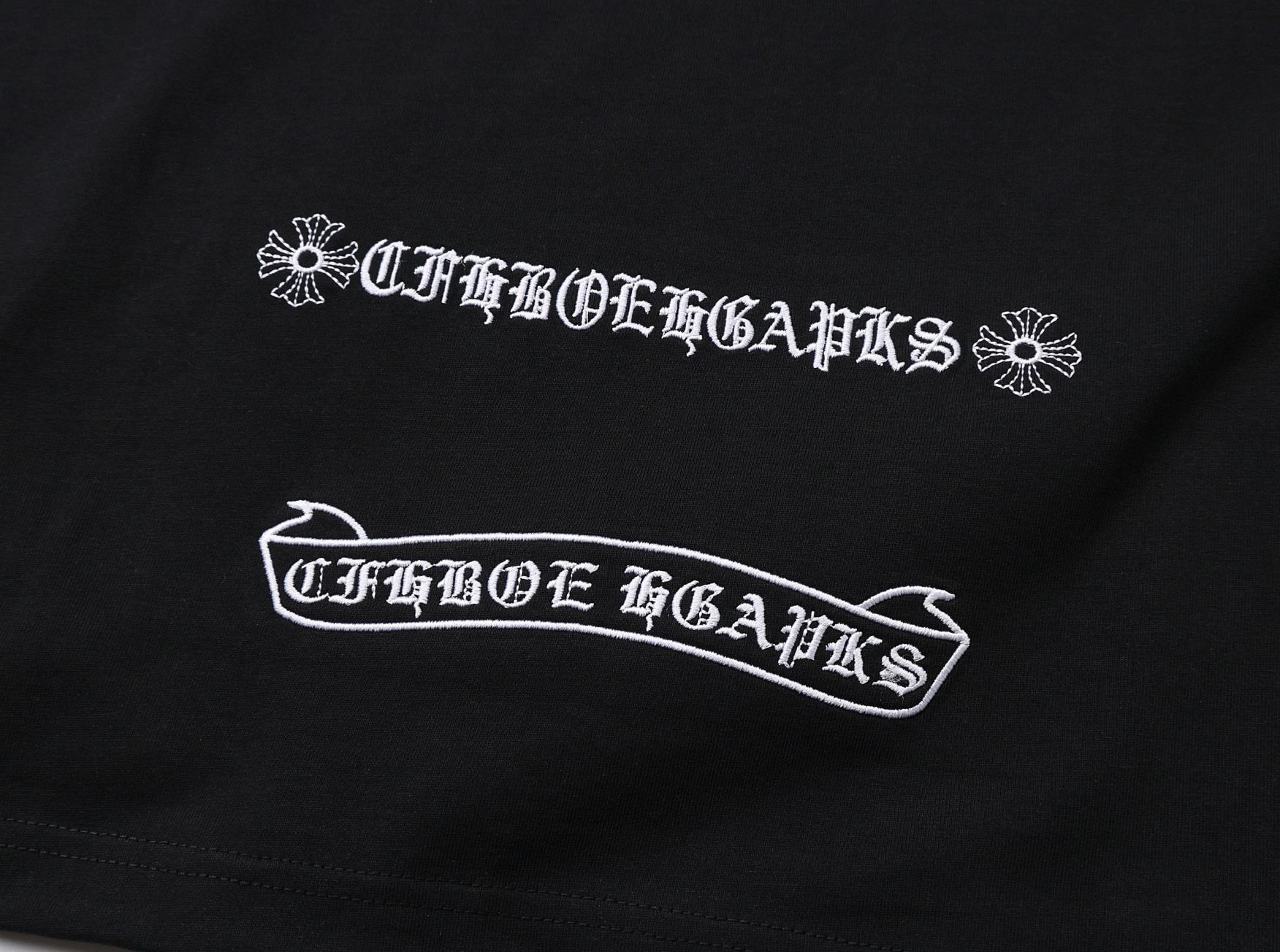 夏の新作 厚手メンズ半袖Tシャツ クロスとレタリング刺繍 ルーズフィット ベーシックデザイン クルーネック 梵字クロムハーツ