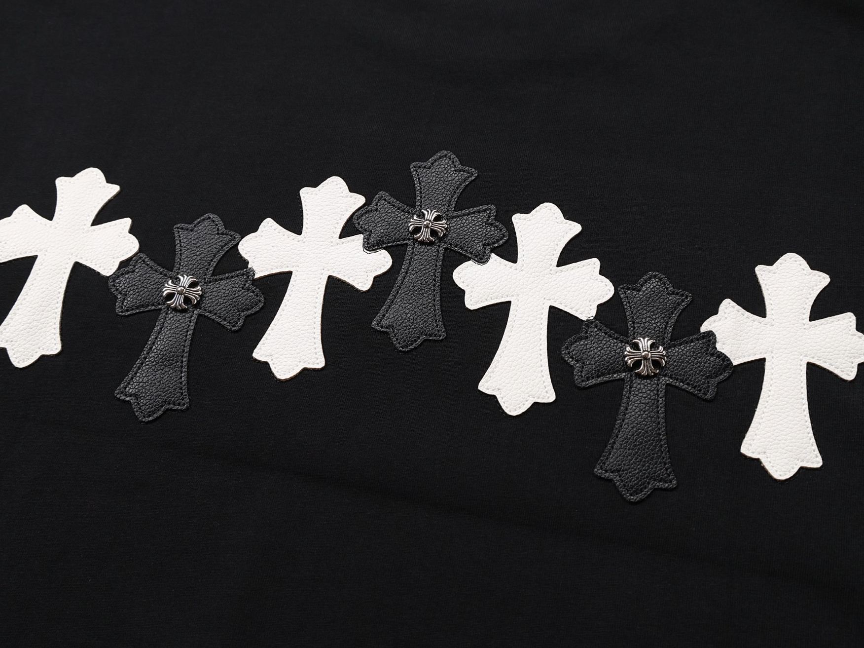 夏の新作 厚手メンズ半袖Tシャツ クロスとレタリング刺繍 ルーズフィット ベーシックデザイン クルーネック 梵字クロムハーツ