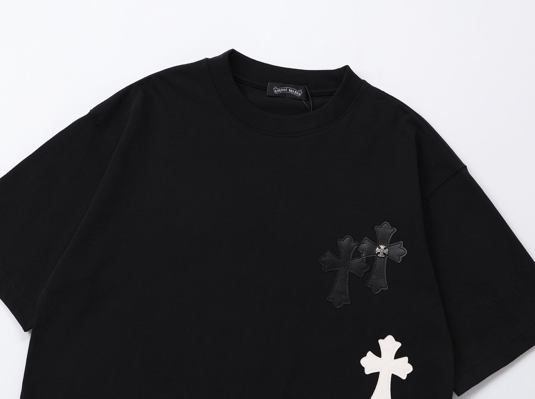 夏の新作 厚手メンズ半袖Tシャツ クロスとレタリング刺繍 ルーズフィット ベーシックデザイン クルーネック 梵字クロムハーツ