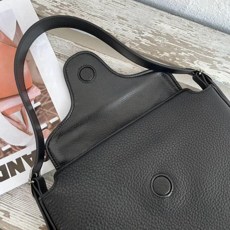 Chrome Hearts シリンダーバッグ