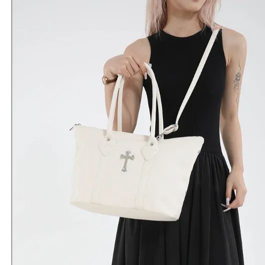 CHROME HEARTS  クロムハーツ  ラージクロス ハンドバッグ レザー シルバー  黒  