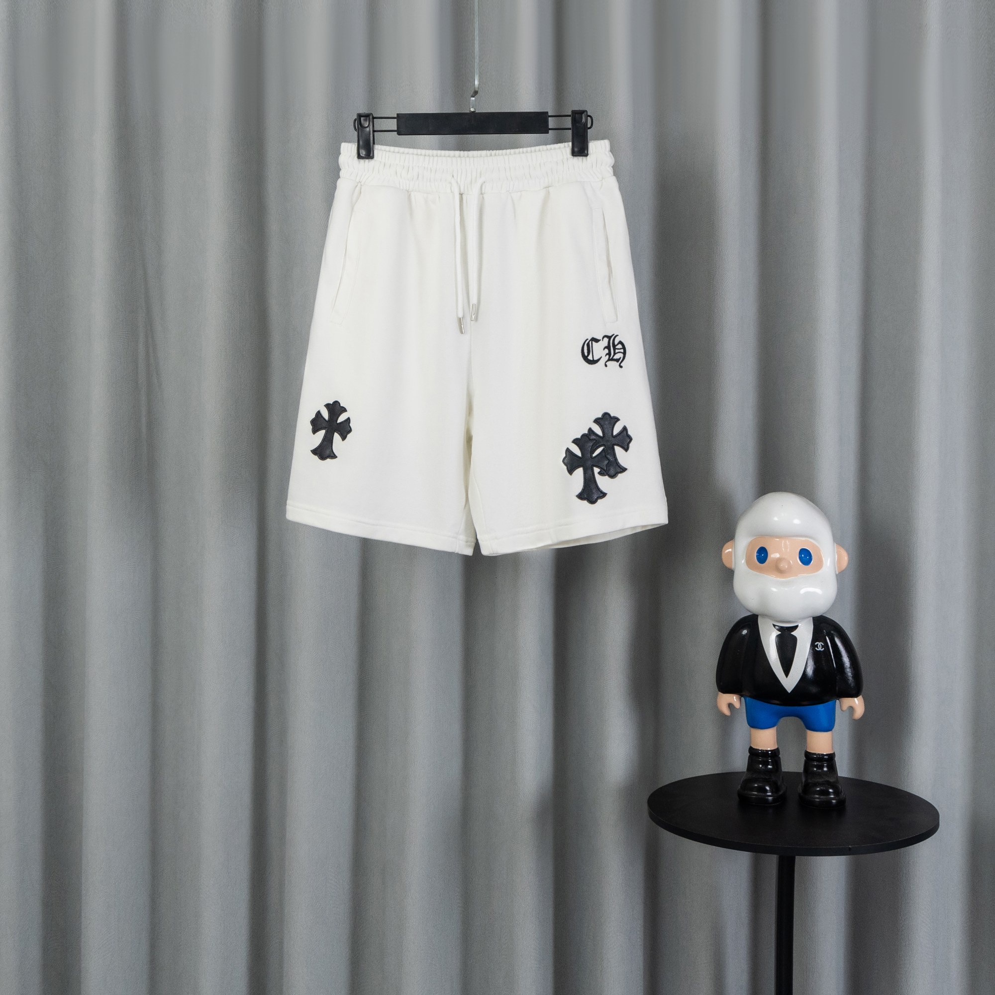 Chrome Hearts CH クロムハーツ 重工ウォッシュ・レザーパッチ・クロス刺繍 ショートパンツ
