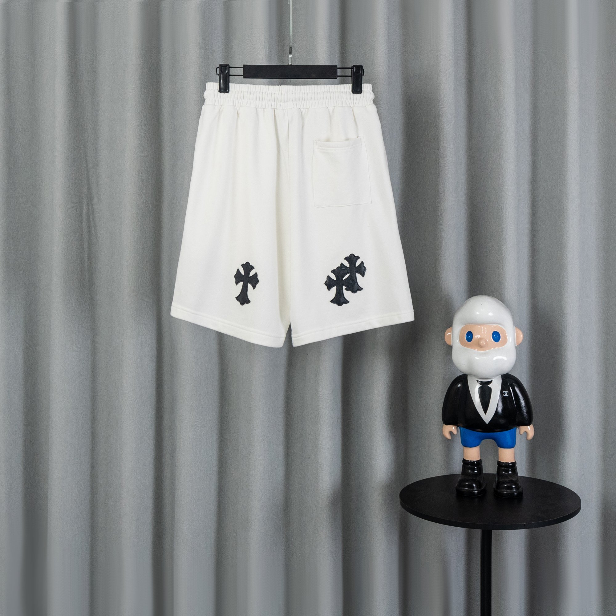 Chrome Hearts CH クロムハーツ 重工ウォッシュ・レザーパッチ・クロス刺繍 ショートパンツ