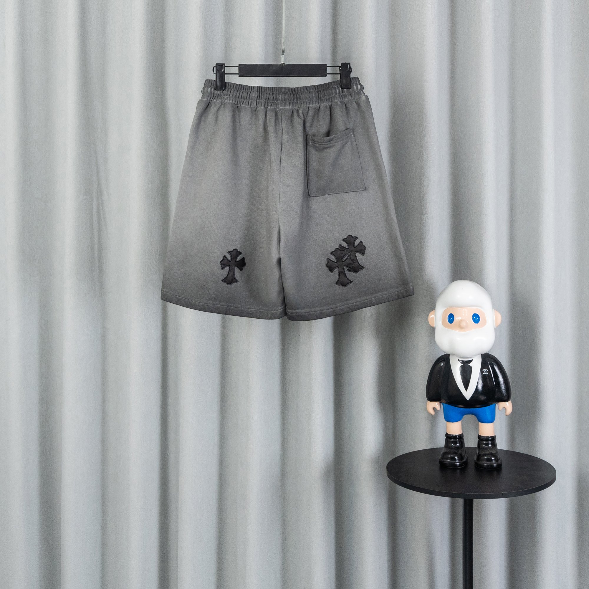 Chrome Hearts CH クロムハーツ 重工ウォッシュ・レザーパッチ・クロス刺繍 ショートパンツ