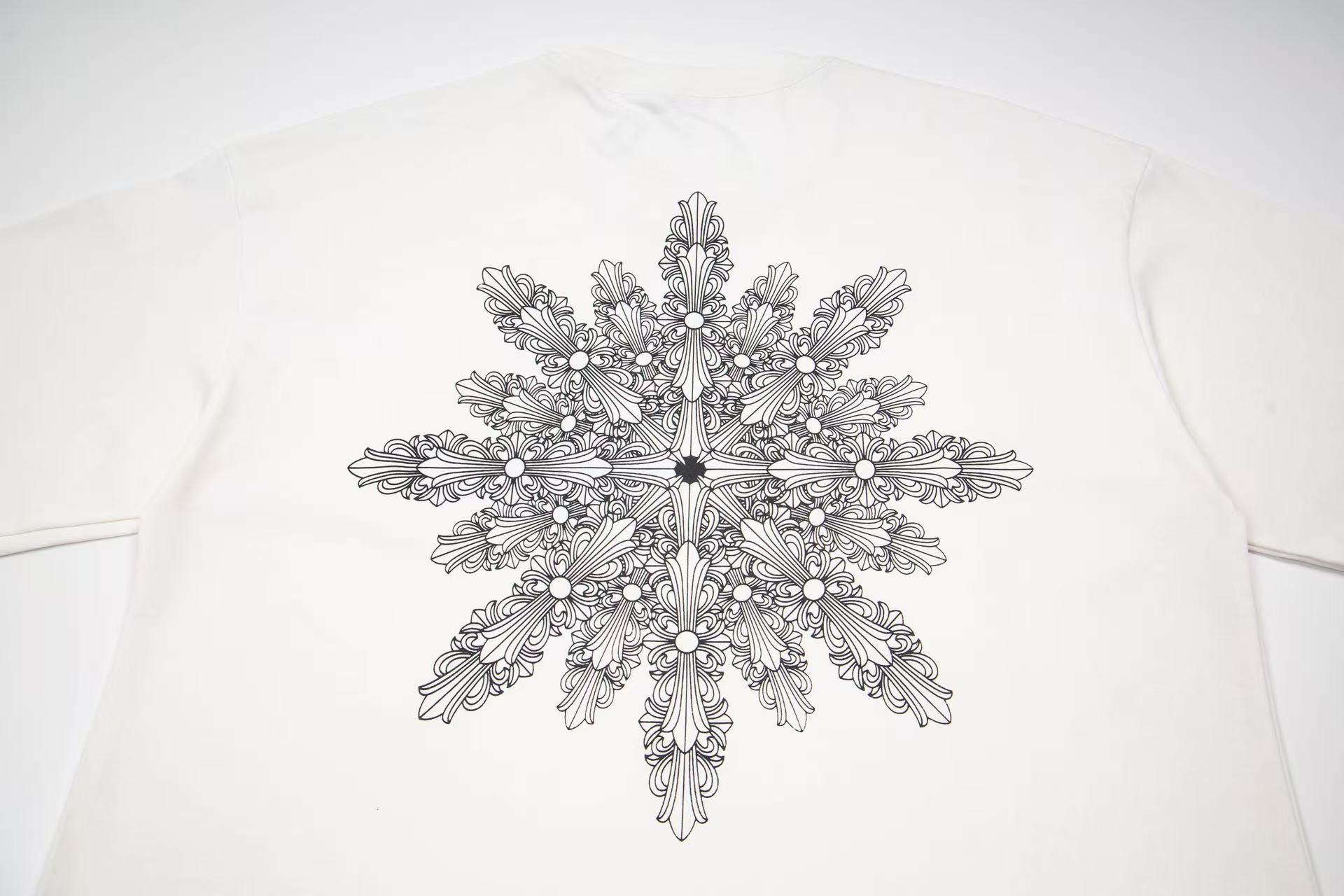 Chrome Hearts クロスバックスノーフレーク半袖Tシャツ 吸湿性に優れた柔らかな素材 高温インクプリント仕様 男女兼用