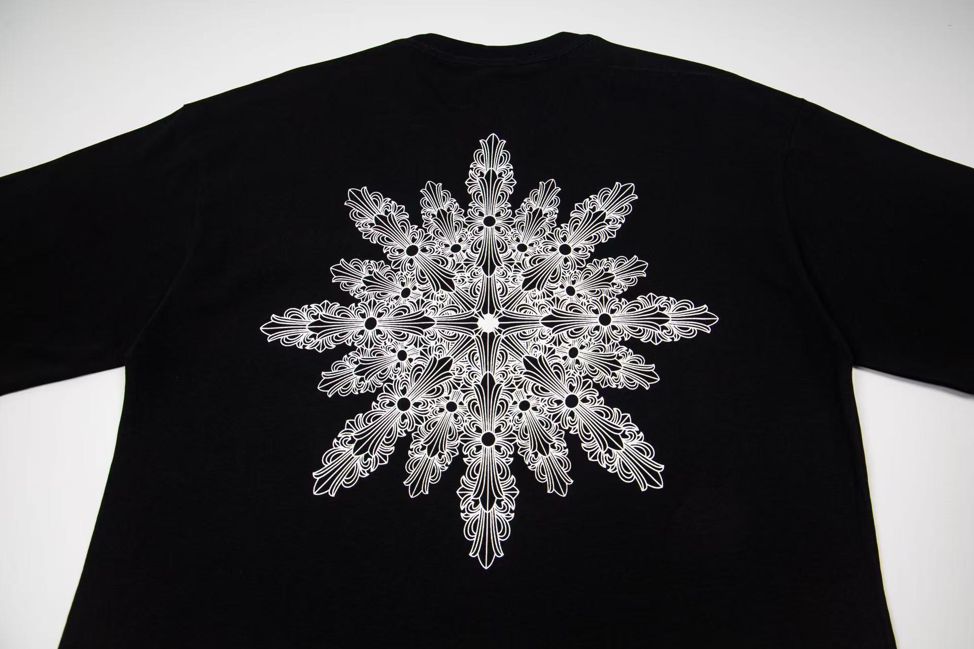 Chrome Hearts クロスバックスノーフレーク半袖Tシャツ 吸湿性に優れた柔らかな素材 高温インクプリント仕様 男女兼用