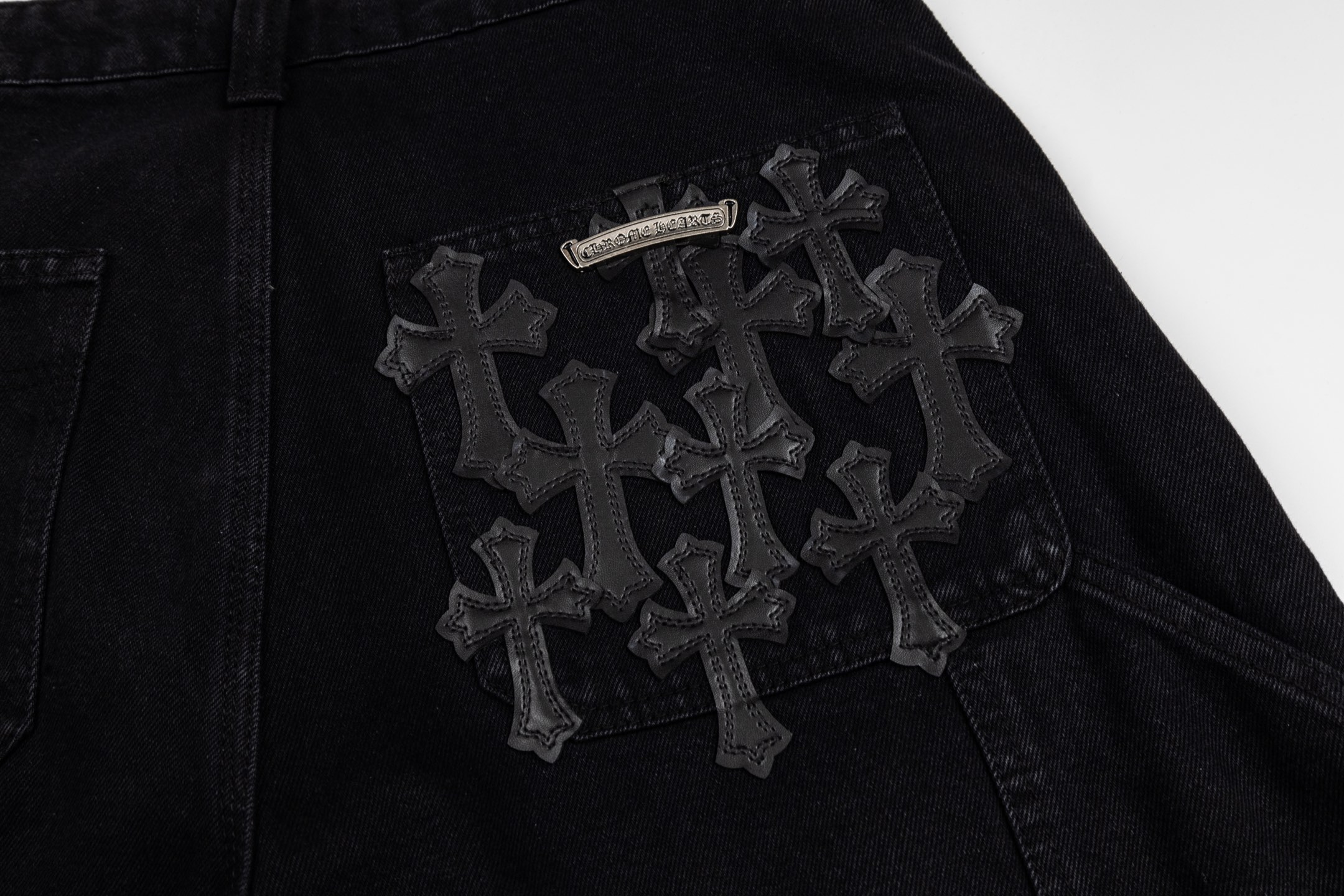 Chrome Hearts クロムハーツ クロスパッチ カーゴショーツ 黒 シルバースタッド ゴシックデザイン