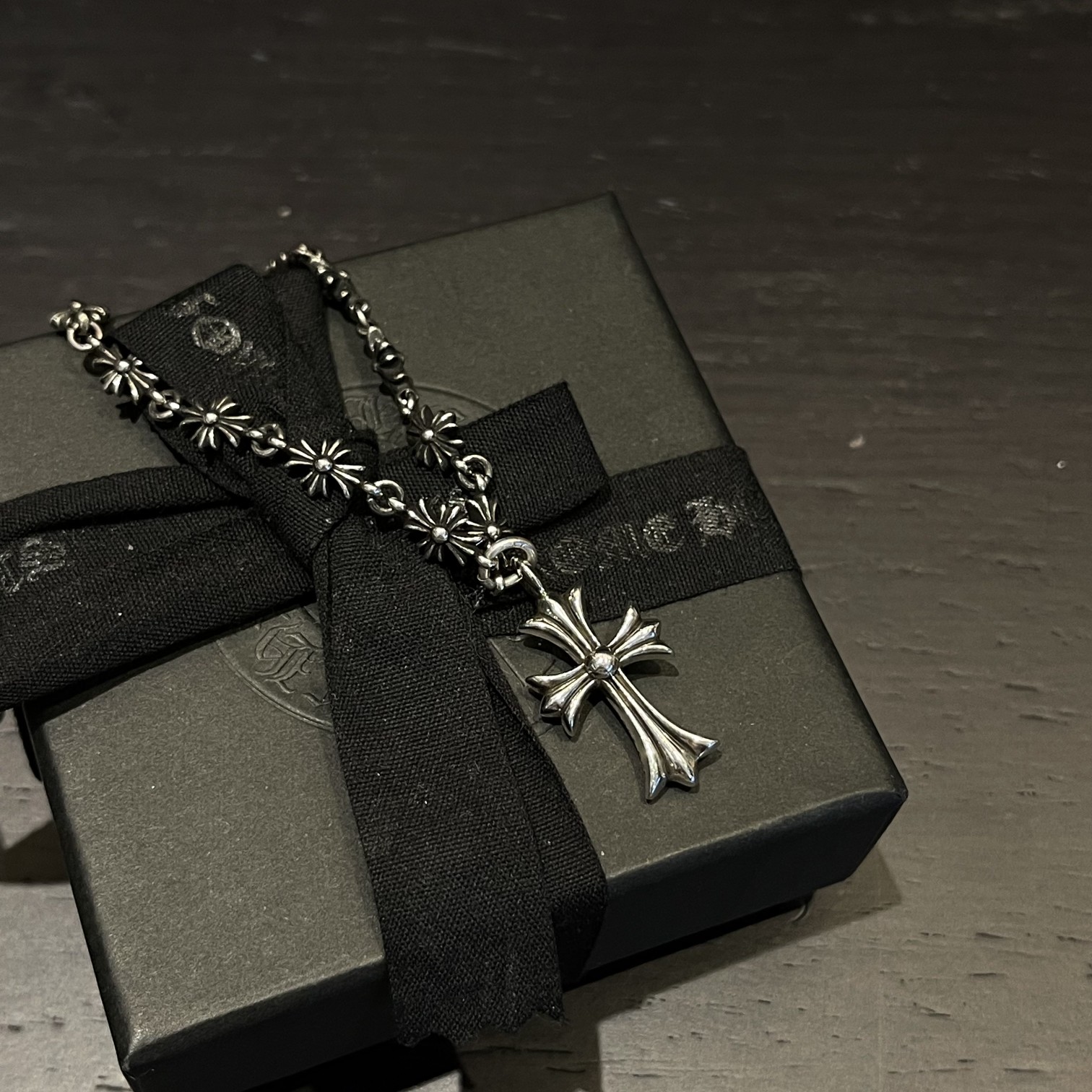 Chrome Hearts クロムハーツ クロス一体型ネックレス ゴシック調 クロスパーツ連結