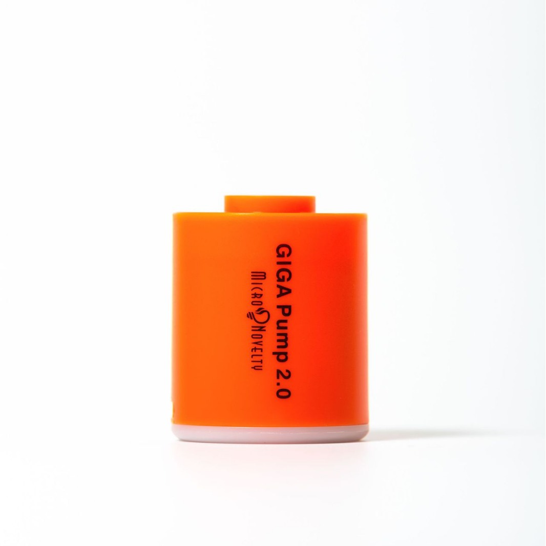 Outdoor mini inflatable pump with light