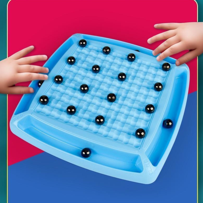 เกมวางแผนบนโต๊ะสำหรับพ่อแม่และลูกแบบแม่เหล็ก