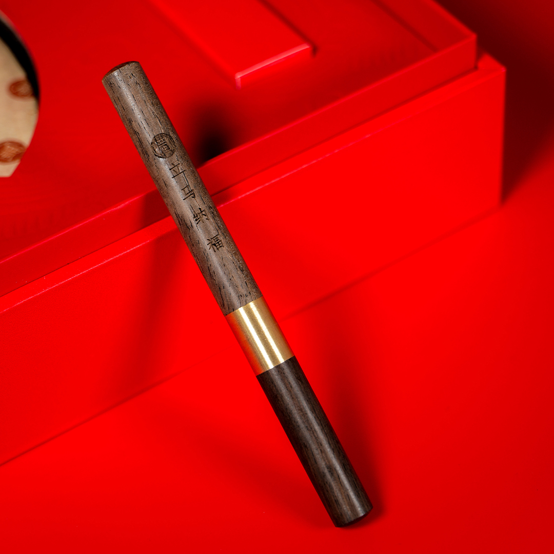 馬年禮盒藏茶餅｜買二送一 · 新年珍藏禮，茶香賀歲