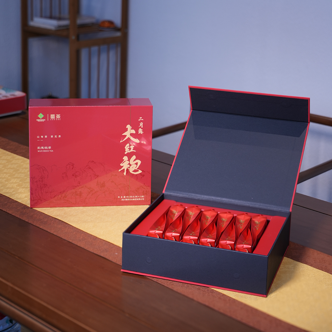 二月露·大紅袍