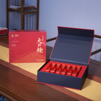 二月露·大紅袍