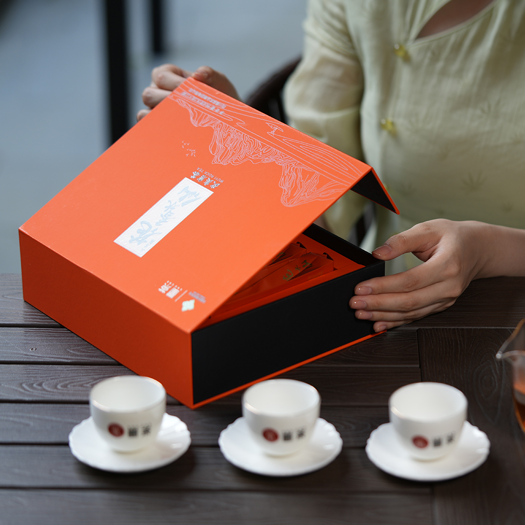 二月露·花香水仙