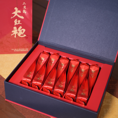 二月露·大紅袍