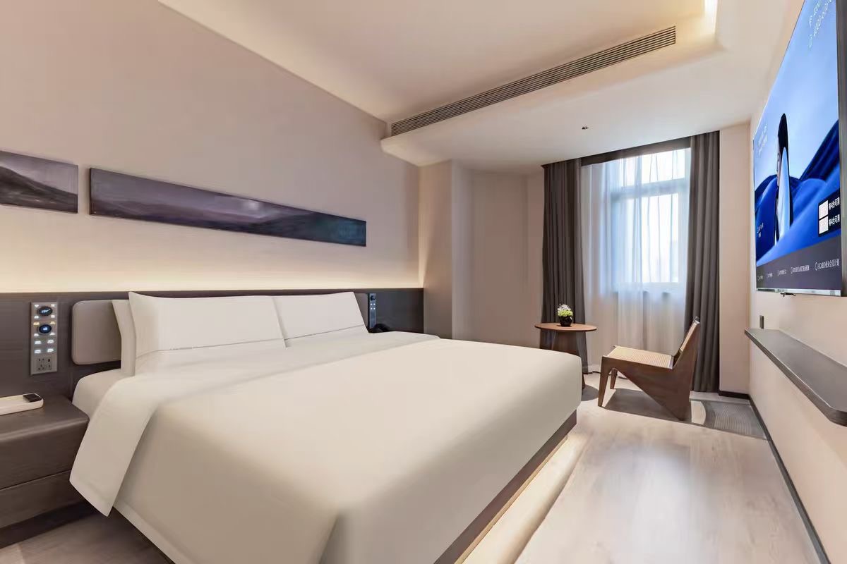 Custom Hotel Bedroom Furniture | Serene Space Solutions Engineered for Deep Sleep