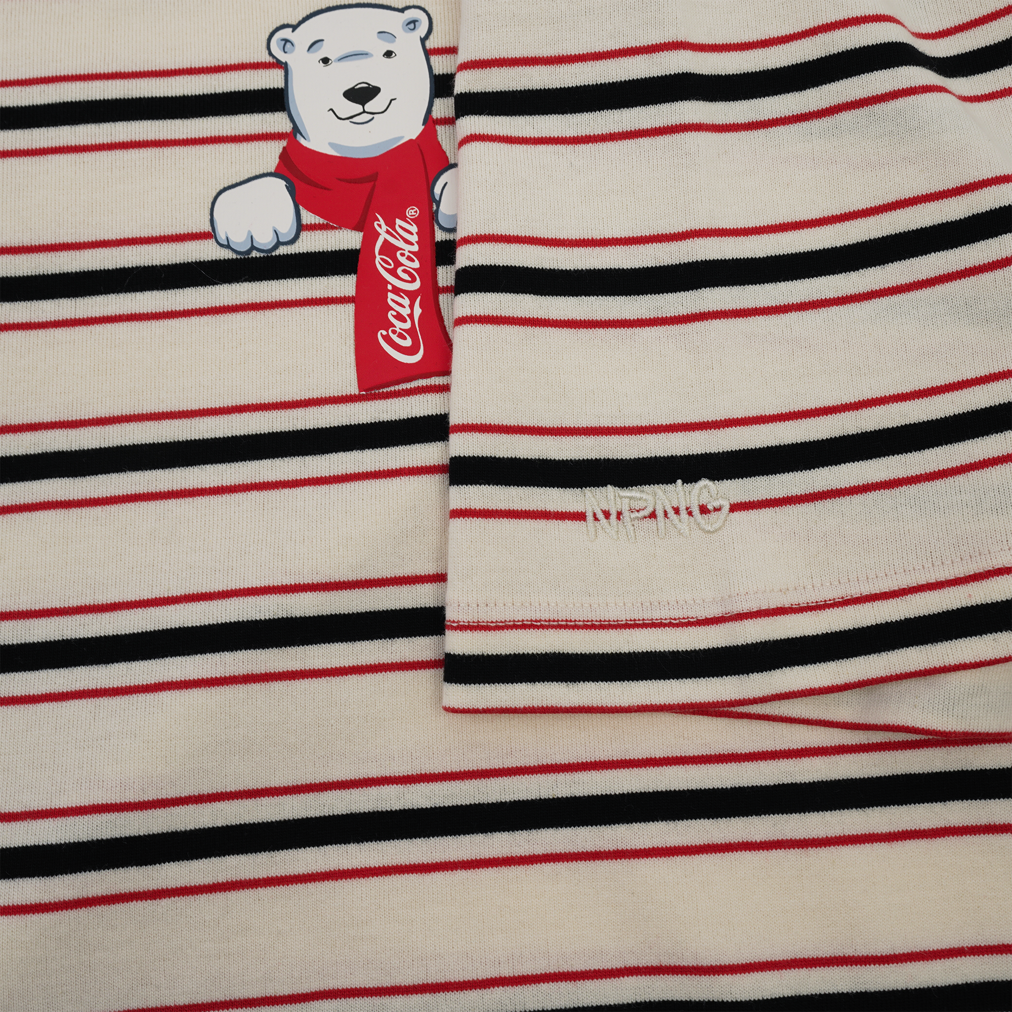 NPNG 可口可樂合作款 北極熊條紋圓領短袖T恤 NPTA26K0006-SS302-WHC