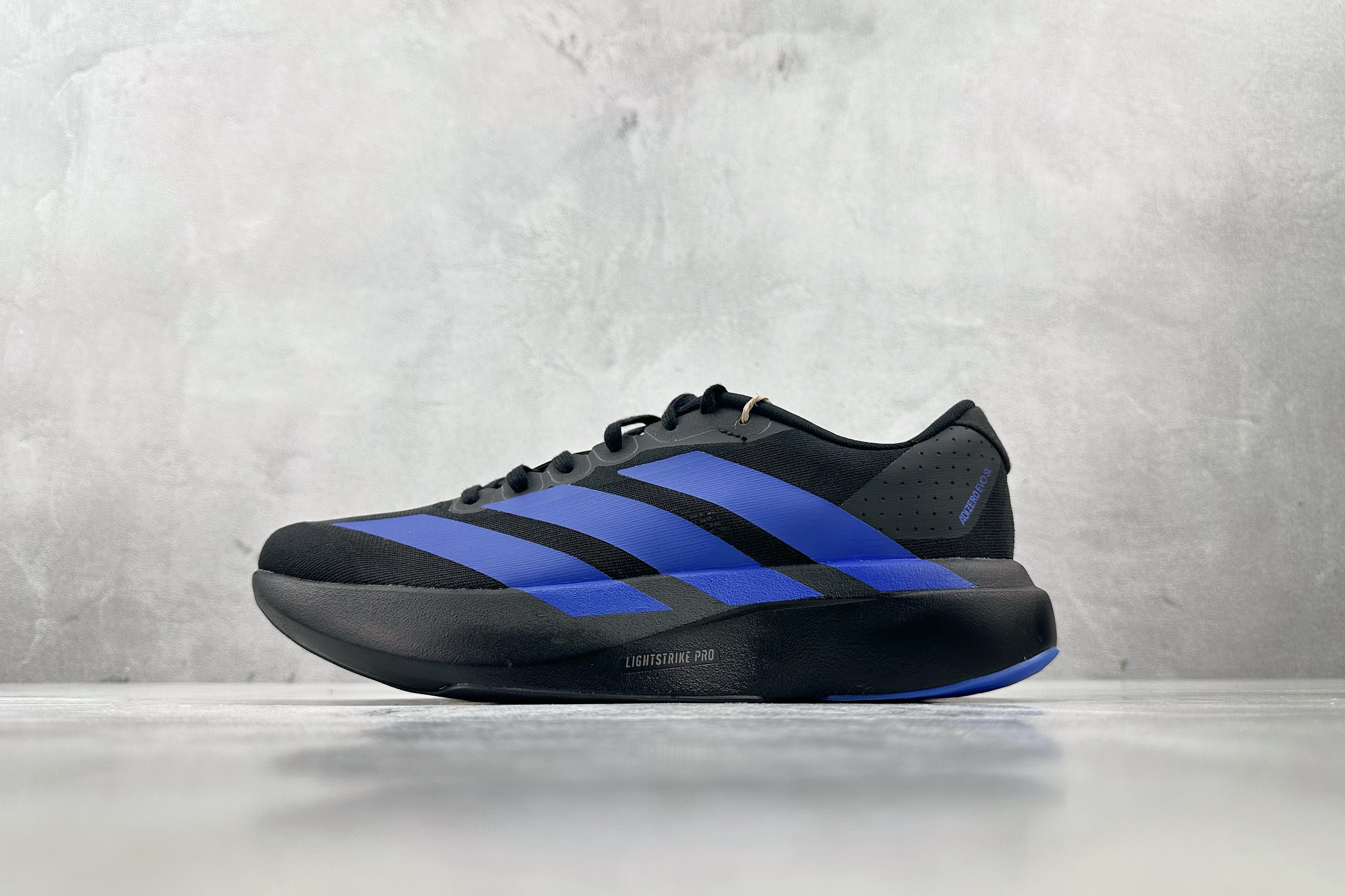 adidas Adizero Evo SL 跑鞋