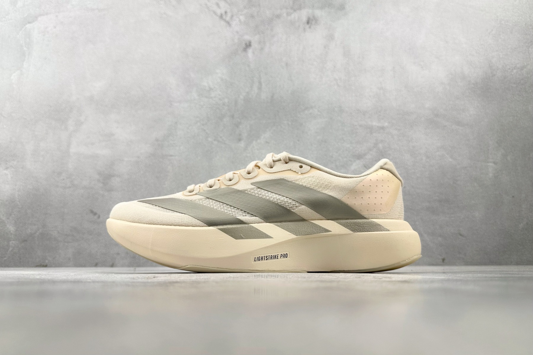 adidas Adizero Evo SL 跑鞋