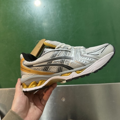 Asics Gel-Kayano 14 （特價福利）