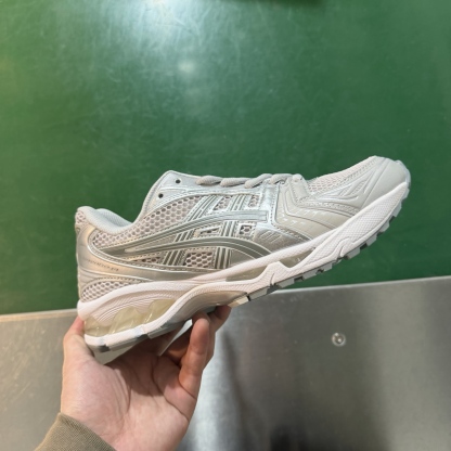 Asics Gel-Kayano 14 （特價福利）