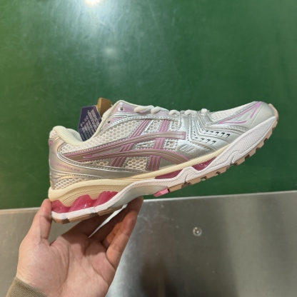 Asics Gel-Kayano 14 （特價福利）