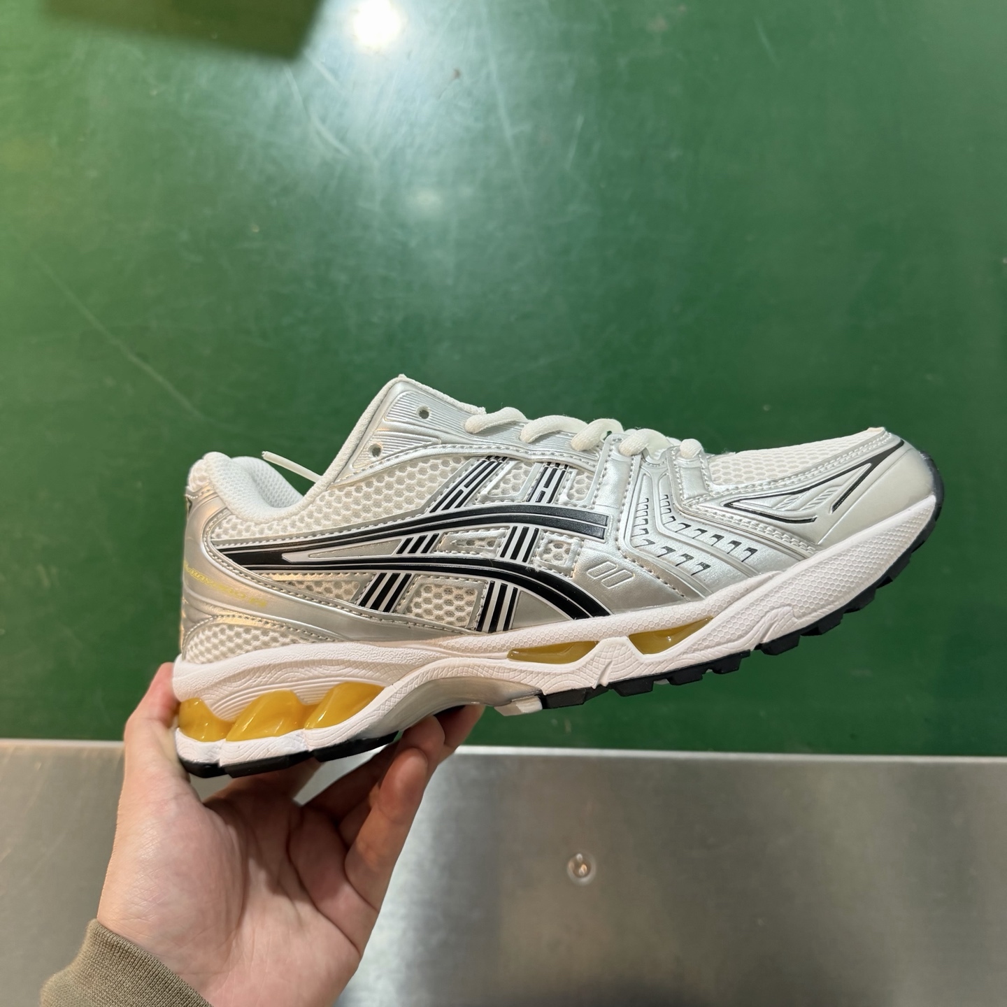 Asics Gel-Kayano 14 （特價福利）