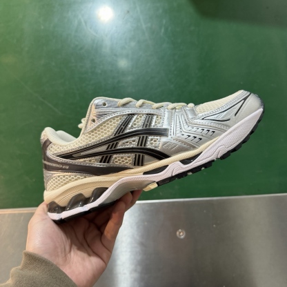 Asics Gel-Kayano 14 （特價福利）