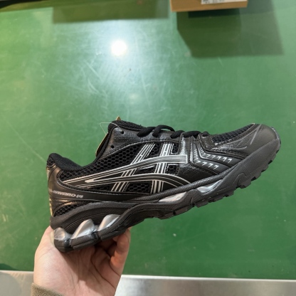 Asics Gel-Kayano 14 （特價福利）