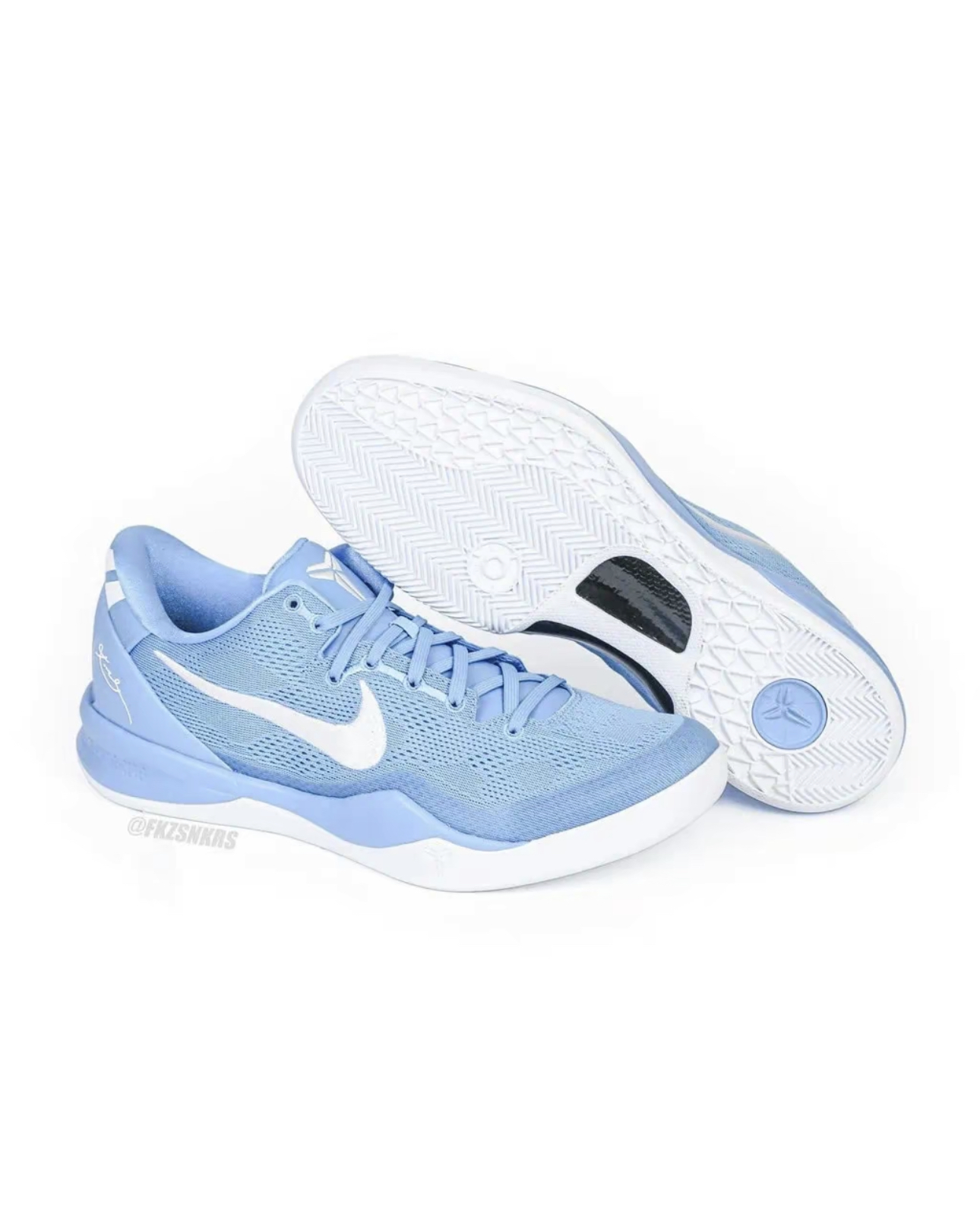 kobe 8 系列（尺寸建議偏大0.5號拿）