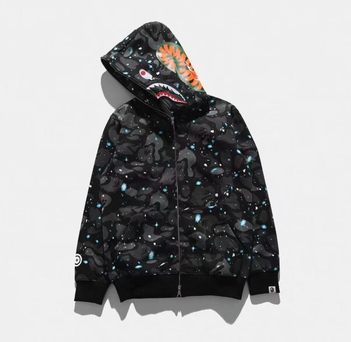 BAPE 迷彩鲨鱼连帽拉链卫衣