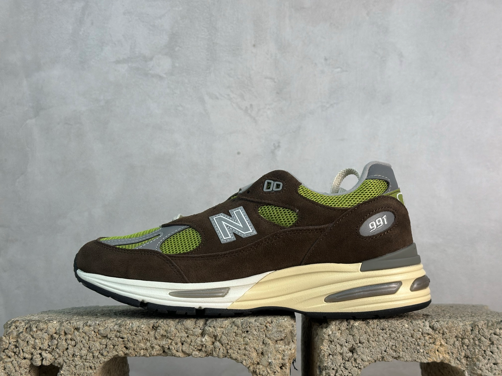 Danielle Catharix Kith x New Balance 991v2 Made In UK "Reverse” 英产 三方联名款 低帮复吉休闲运动鞋