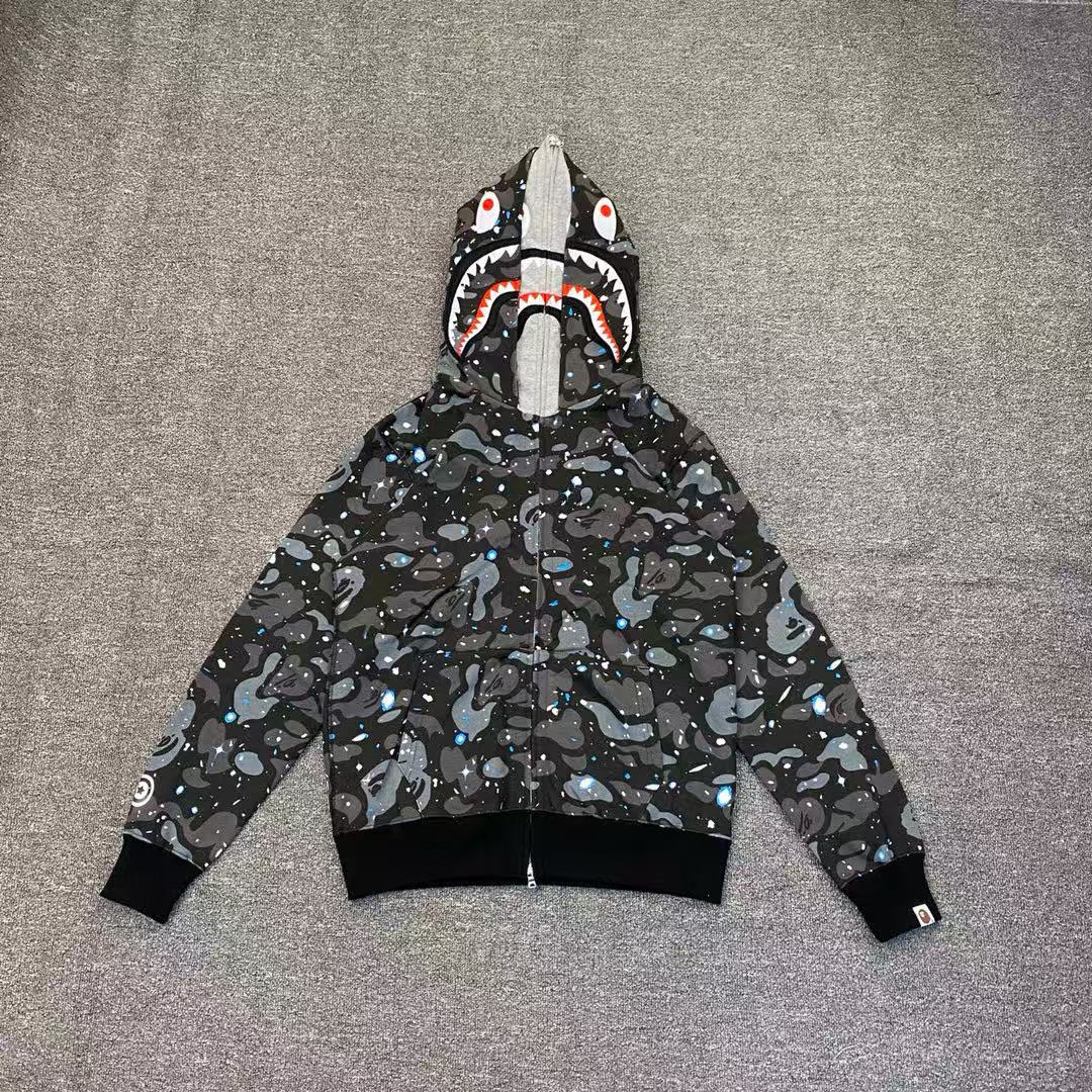 BAPE 迷彩鲨鱼连帽拉链卫衣