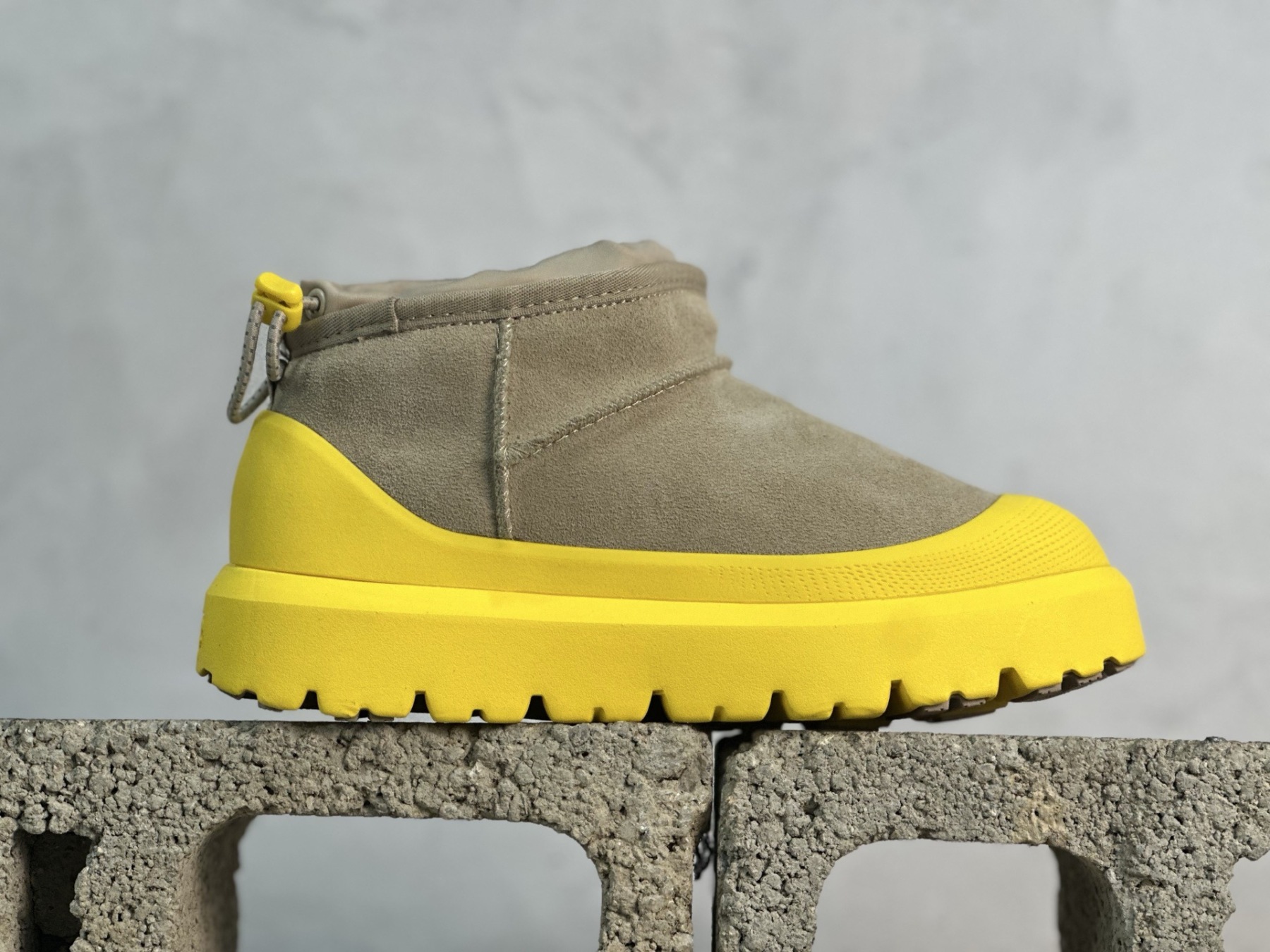 UGG 秋冬羊皮毛一体雪地靴