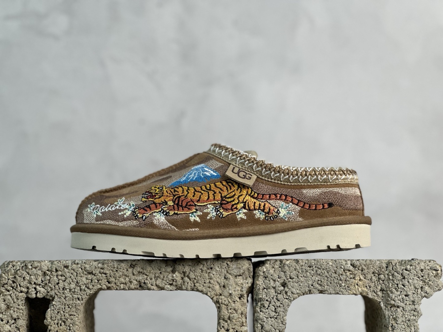 UGG x Palace联名款 虎年限定