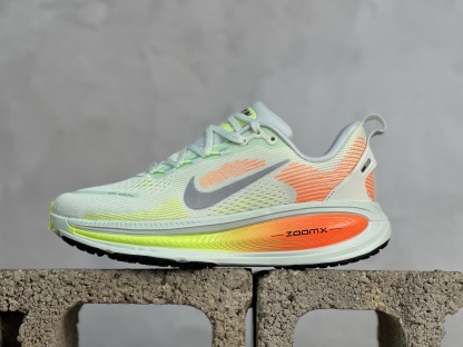 NK Vomero V18 網面透氣跑步鞋