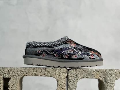 UGG x Palace联名款 虎年限定 