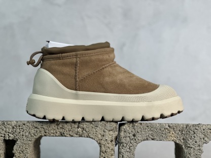 UGG 秋冬羊皮毛一体雪地靴