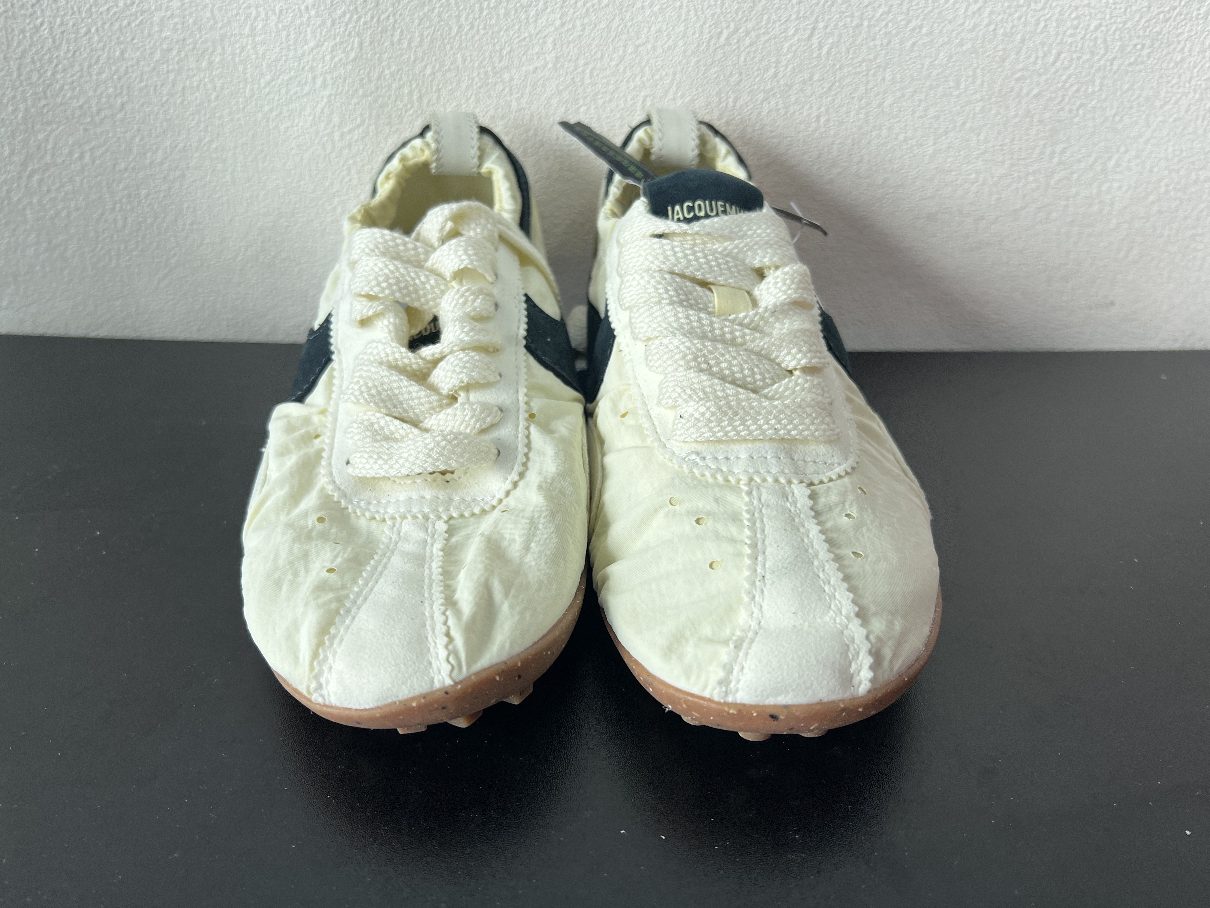 特價鞋款23.5cm 售出不退不換 B0161