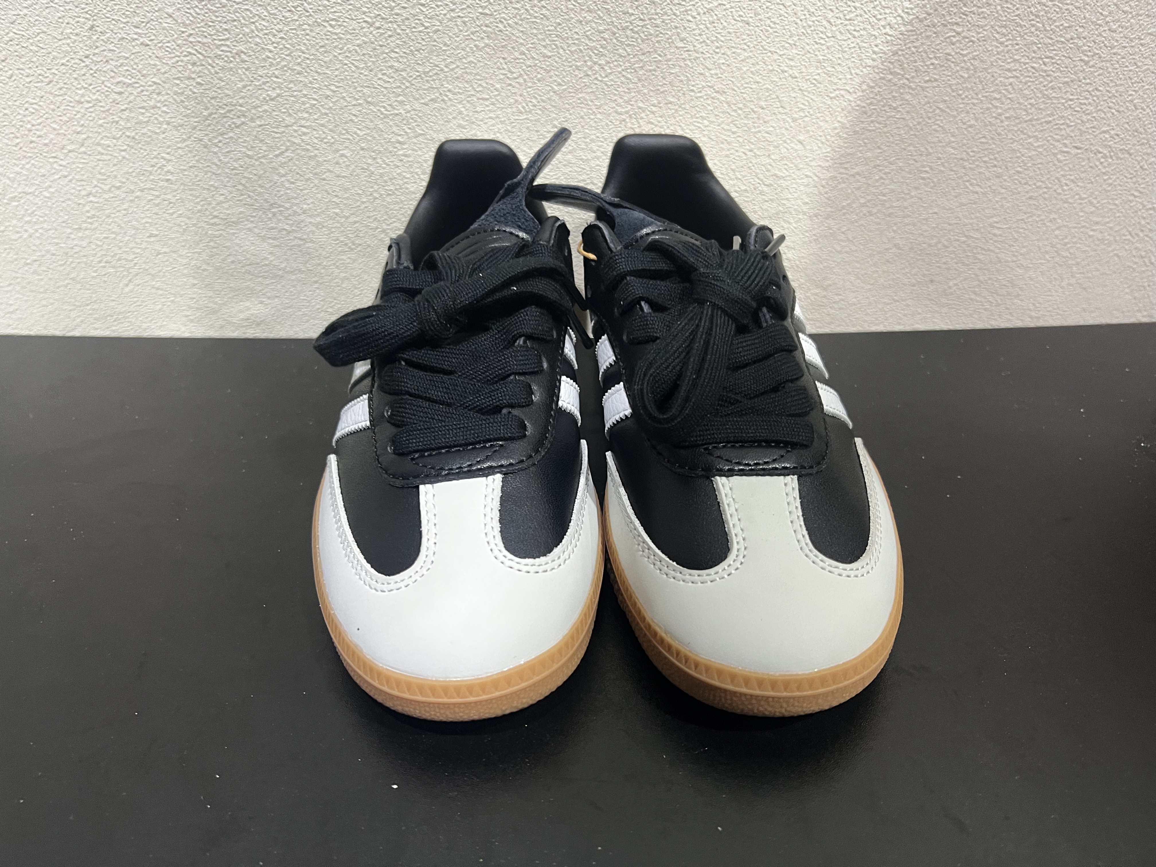 特價鞋款24cm 售出不退不換 B0452