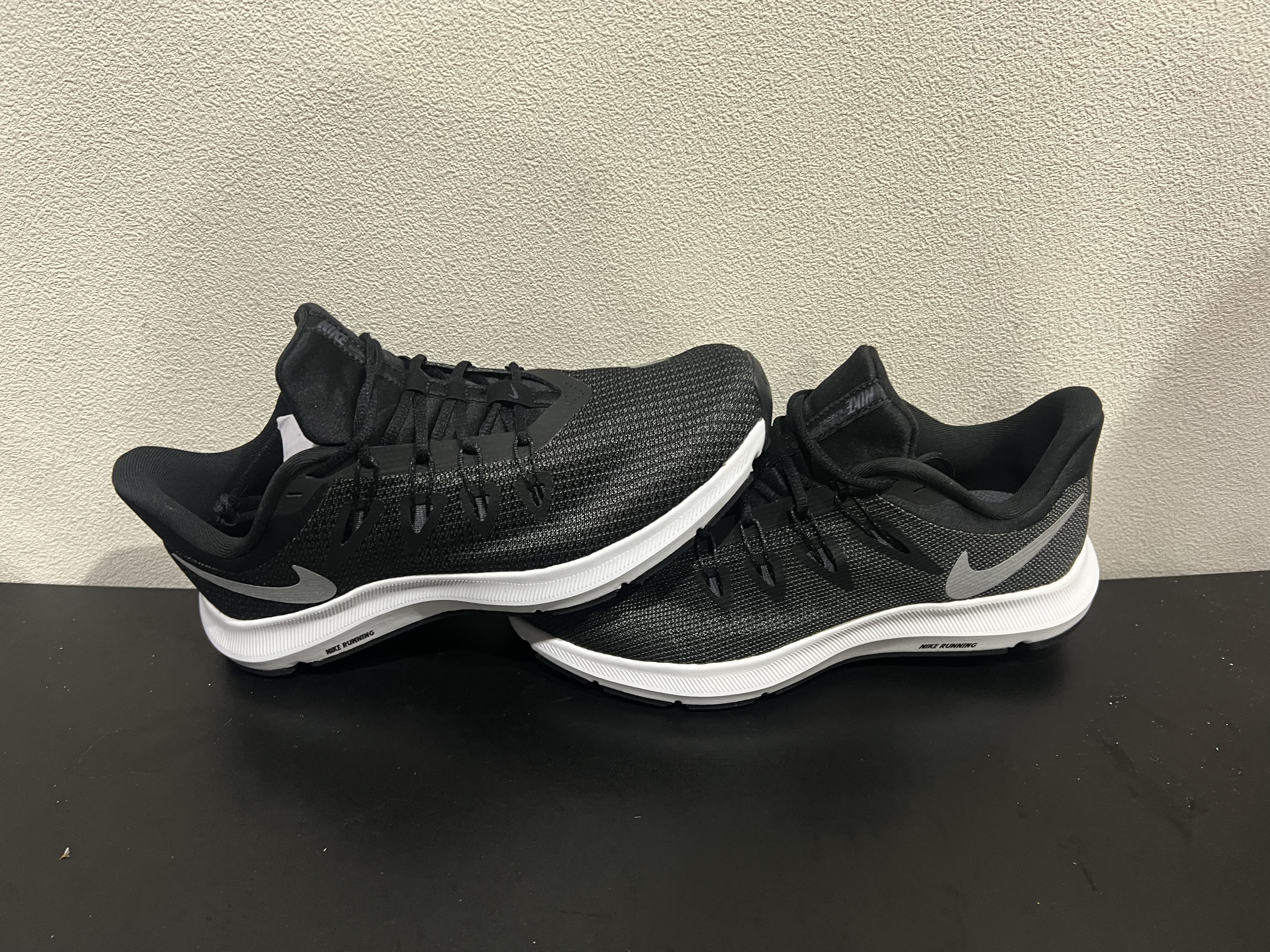 特價鞋款24cm 售出不退不換 B0529