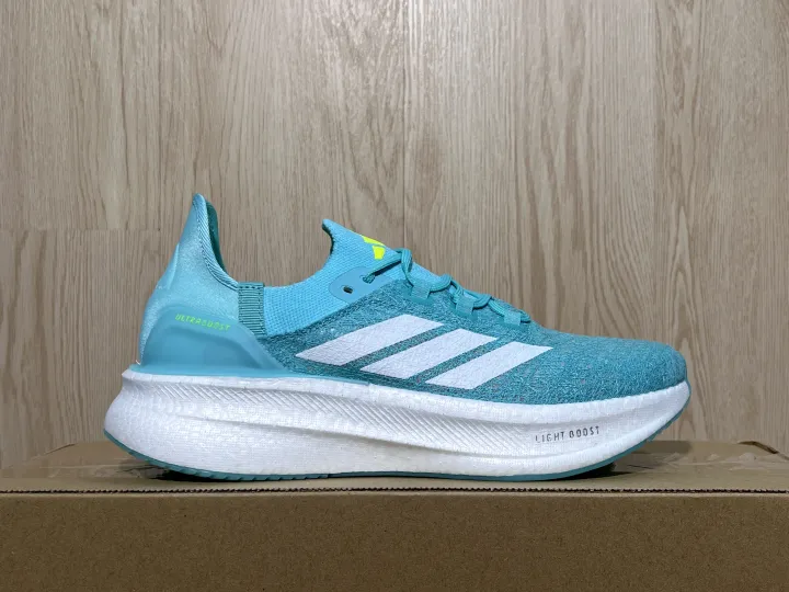 Adidas Ultraboost 5.O跑鞋