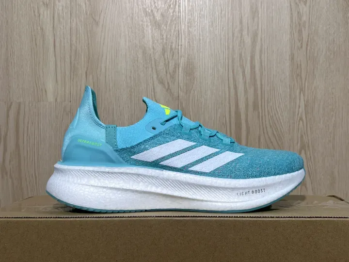 Adidas Ultraboost 5.O跑鞋