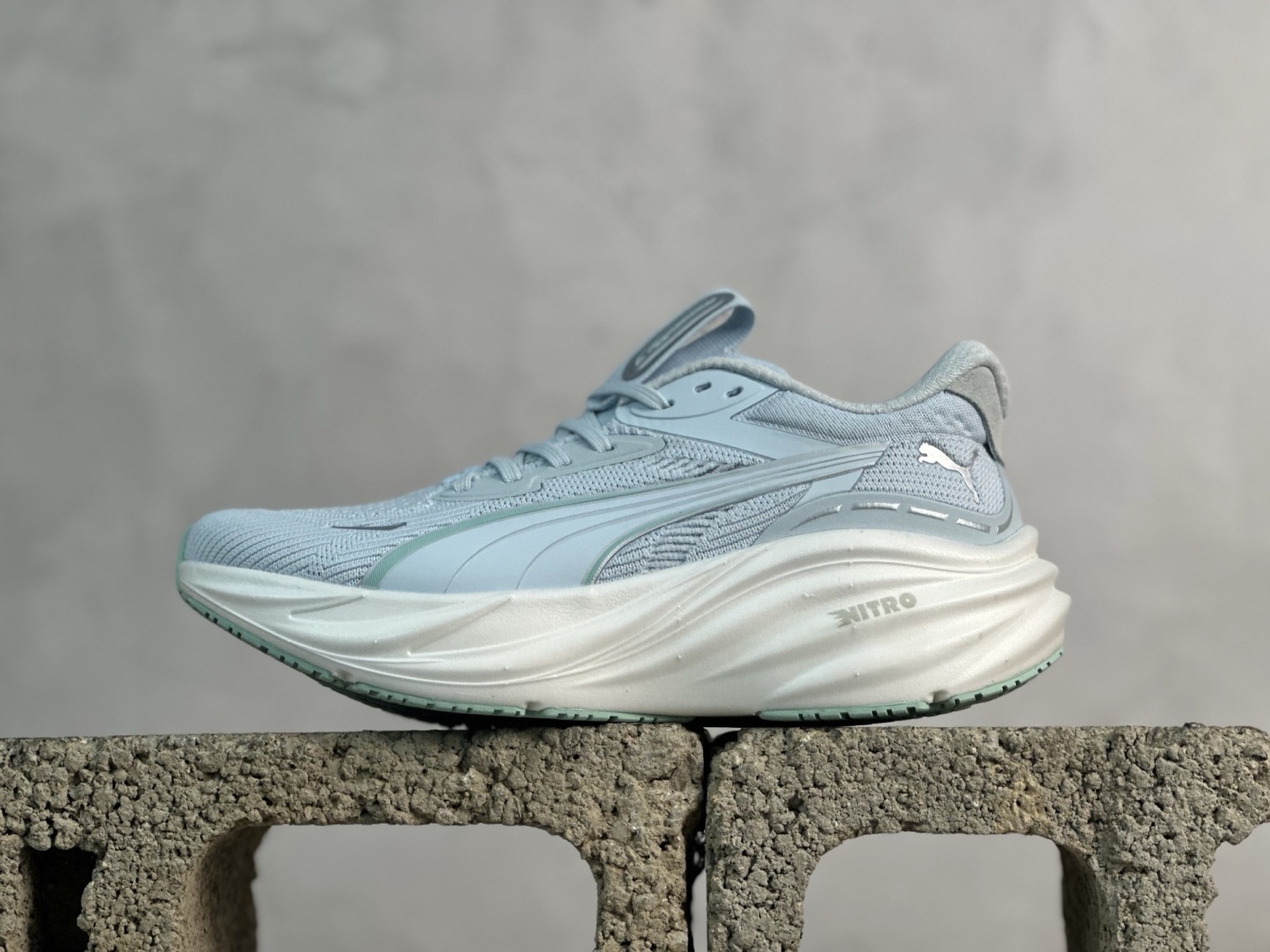  PUMA MAGNIFY NITRO 第3代 PUMA跑鞋