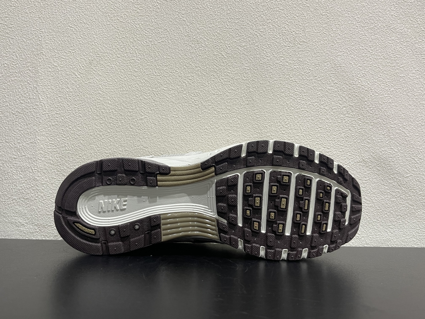 Nike P-6000(35.5-45)