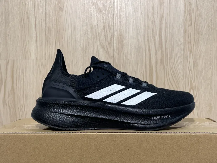 Adidas Ultraboost 5.O跑鞋